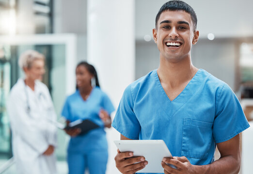 Healthcare workers searching job opportunities